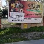Partizan okurları tarafından Avcılar'da "Newroz Bang Â Berxwedan û Tekoşine" şiarlı ozalitler asıldı.